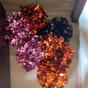 3 pairs of cheer poms 🤍